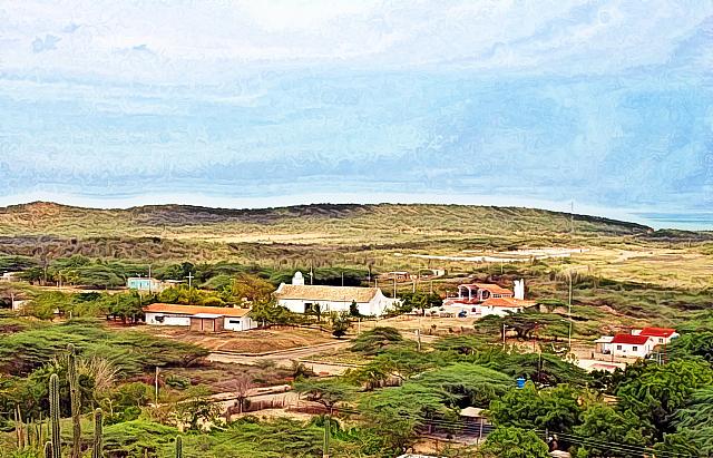 El Carrizal, con el santuario de la virgen de Guadalupe en el centro y el mar al fondo.