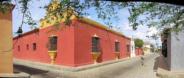 Una esquina del sector colonial de Coro, patrimonio mundial de la humanidad.