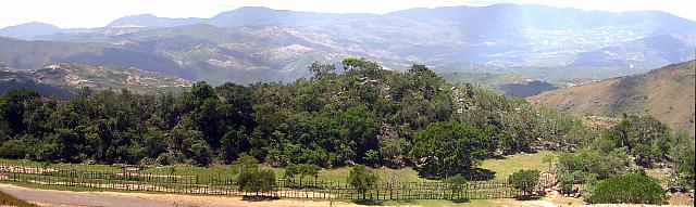 El sur de Lara, viendo hacia el este desde la cruz de San Pedro