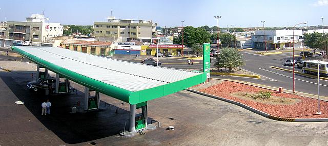 La estación de servicio que está en la vieja entrada de Coro
