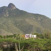 Una vista (entre muchas) del cerro Santa Ana en el centro de la península de Paraguaná. Casualmente, esta es la vista desde las cercanías de Buenavista.