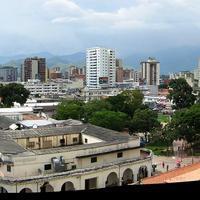 Sector noroeste de Maracay, a partir de la plaza Girardot.