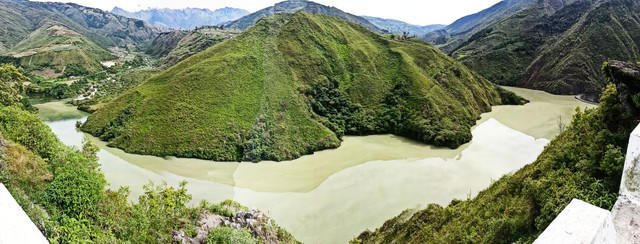 Represa llena